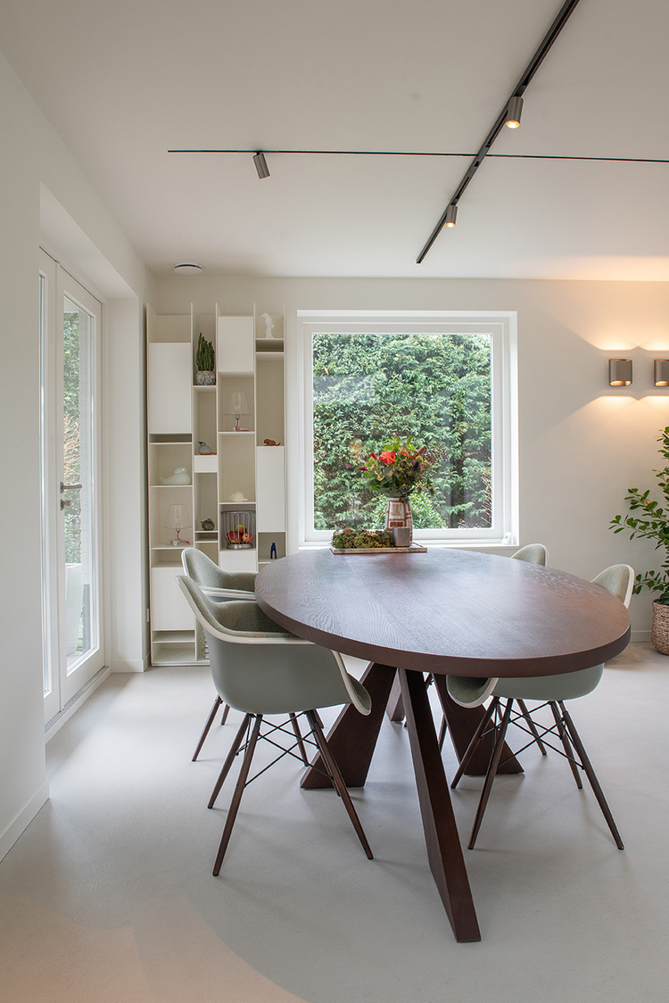 Zicht op de eetkamer